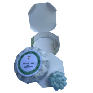 Butterfly Pea and Almond Oil Soap (Skin Tone and Moisture, Anti-Aging and Skin Rejuvenation) JAVI RANJAKA - නිල් කටරොළු සහ ආමන්ඩ් තෙල් (85g)